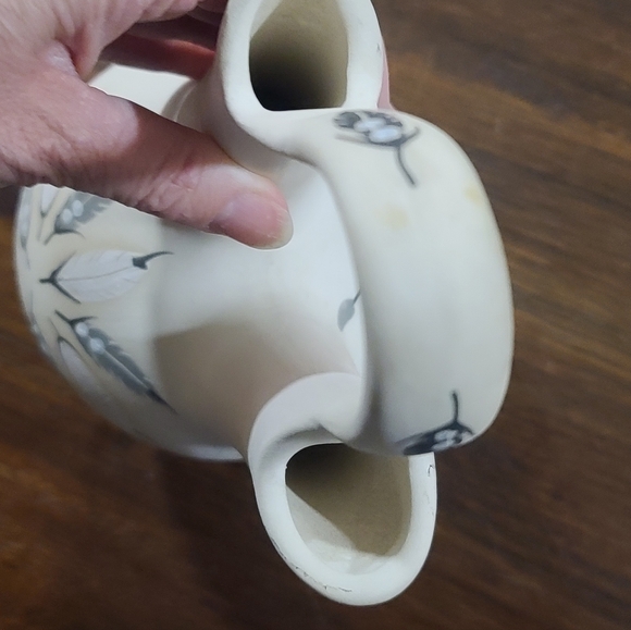 Native American Handcrafted Wedding Vase with Feather Design - Picture 4 of 10